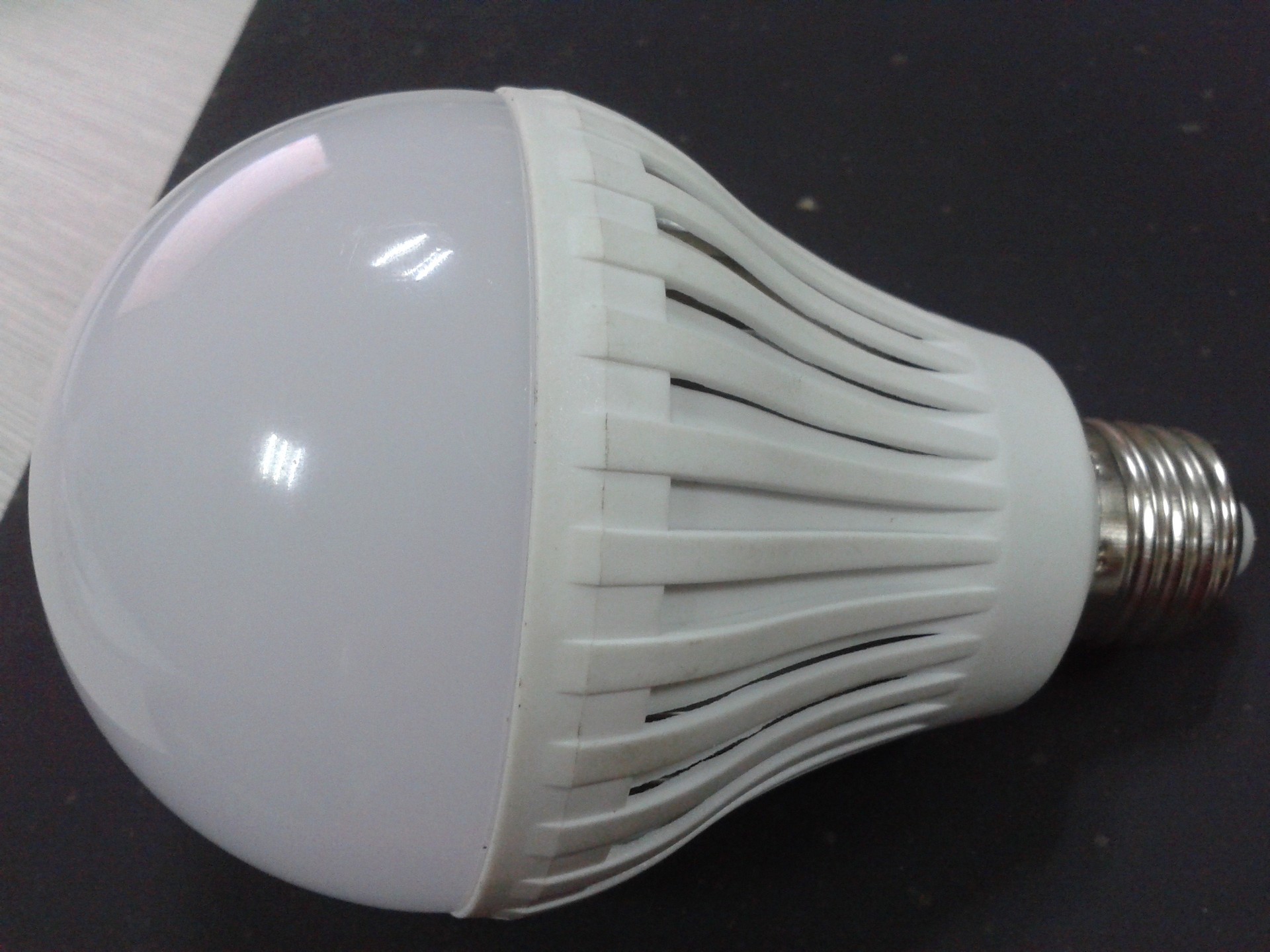 LED5730貼片9W塑膠球泡燈 廠家直銷熱賣，點亮 indoor 照明新選擇